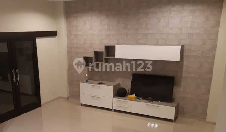 Jual Rumah Bagus Di Singgasana Pradana Shm Jual Rumah Bagus Di Singgasana Pradana Shm