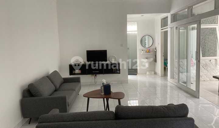 Rumah Bagus Di Singgasana Pradana Furnished 1