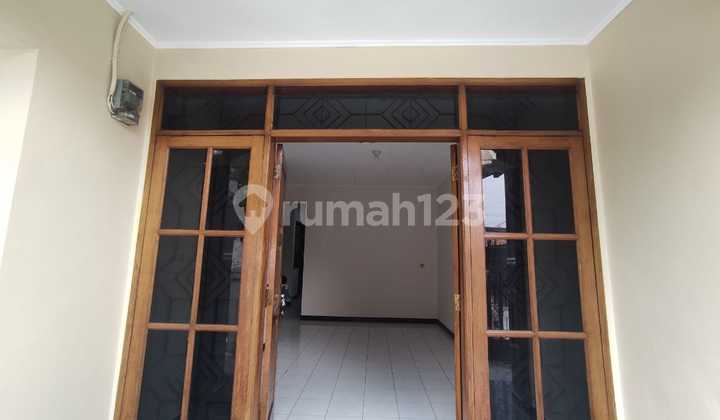 Good Rental House In Taman Kopo Indah 1