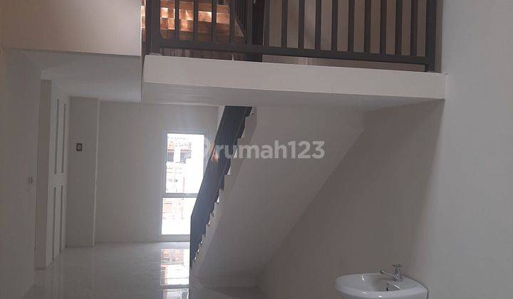 Rumah Baru 2 Lt Siap Huni Dan Nyaman Ditinggali 1