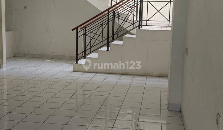 Ruko Di Jalan Kmbar Daerah Regol 128.0 m² 2