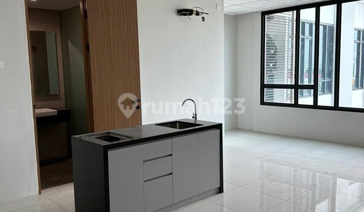 Hquarters Apartment 8th Floor Unfurnished Nice