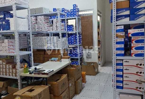 Ruko 2 1/4 Lantai di Taman Holis Indah 2 94.0 M² Ruko 2 1/4 Lantai di Taman Holis Indah 2 94.0 M²