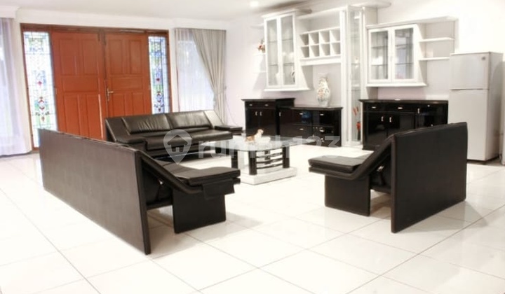 Indah Villa in Setiabudi Fully Furnished 2450.0 M² Indah Villa in Setiabudi Fully Furnished 2450.0 M²