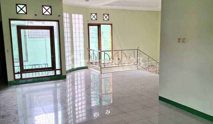Sewa Rumah Bagus 2 Lantai Di Batununggal 2