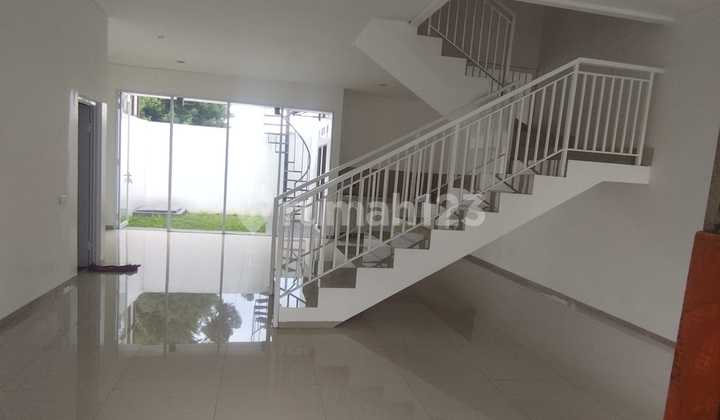 Rumah Bagus Di Setiabudi Indah 2 Lantai Unfurnished 2