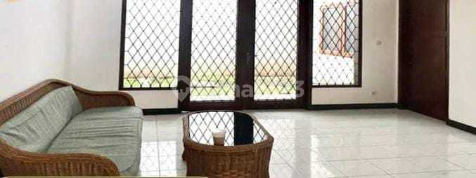 Jual / Sewa Rumah 2 Lantai Bagus di Setra Duta