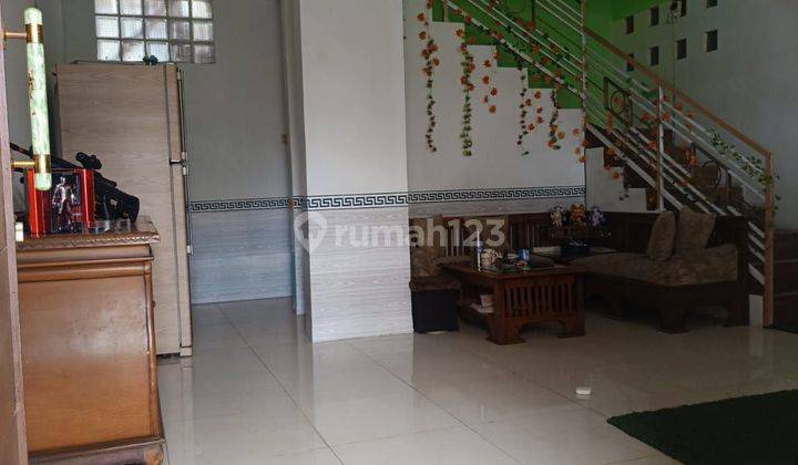 Rumah 2 Lantai Regol Kondisi Bagus Hadap Utara 2