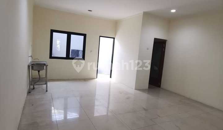 Shop House, 2 1/4 Floors, Freehold Title, in Mekar Wangi, Main Road 2
