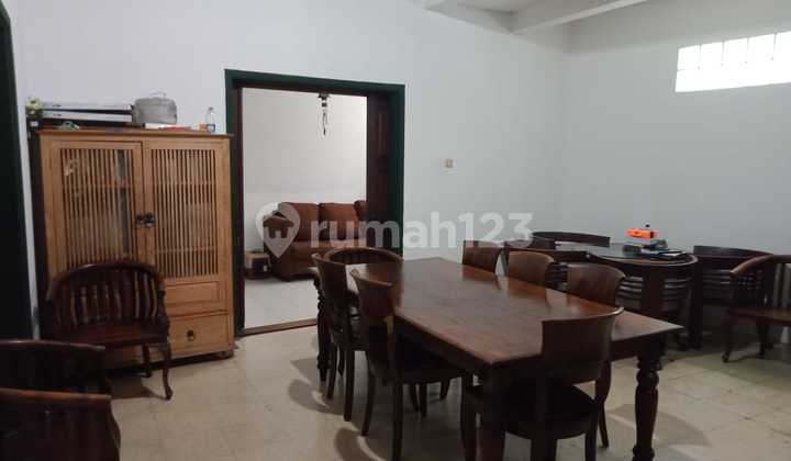 Rumah 2 Lantai Bagus di Sayap Gatot Subroto 1