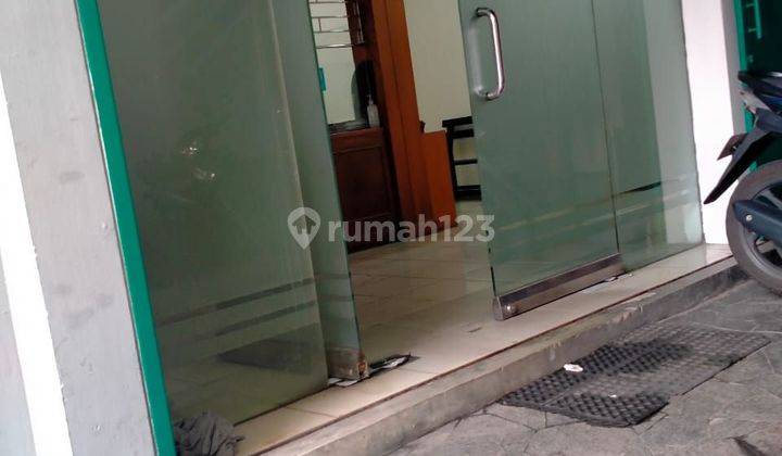 Kantor Kondisi Bagus Kontrakan 150 m² Mainroad Otista  2