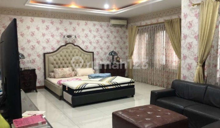 Rumah Luxury 2 Lantai di Batununggal Bagus