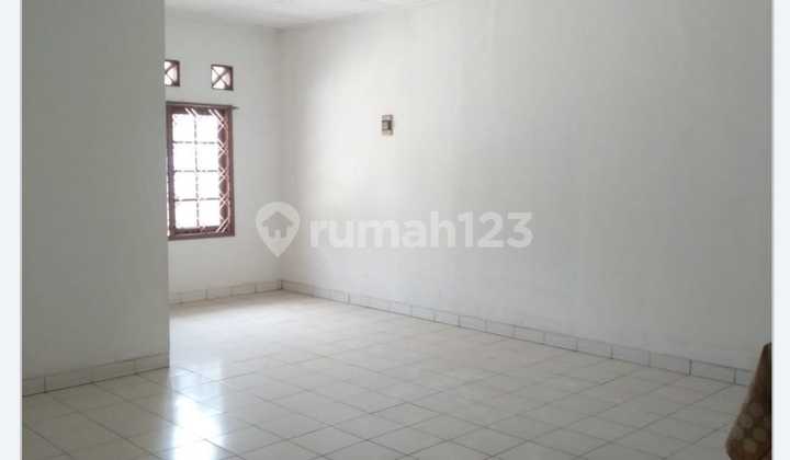 Shop House, 2 Floors, in Taman Kopo Indah, KM 2 1