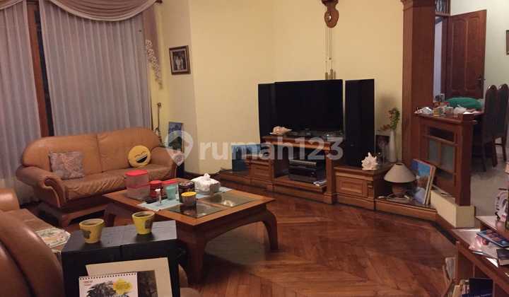 Rumah 2 Lantai Semi Furnished Bagus Di Cipaku 2