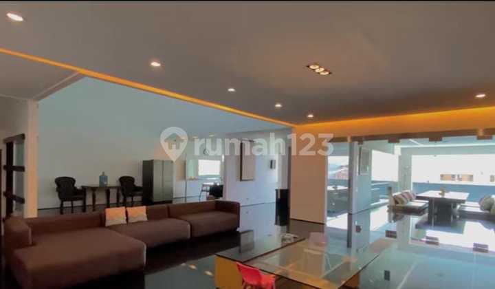 Luxurious 3-Story Fully Furnished House in the Beautiful Sukajadi Wing 2