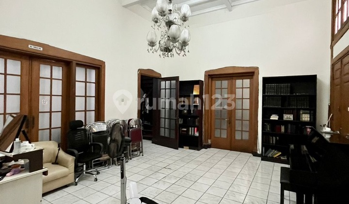 Rumah Heritage Belanda 2 Lantai di Sayap Dago Bagus