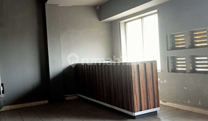 Rental Shop House in Sudirman 180 M² 2.5 Floors Rental Shop House in Sudirman 180 M² 2.5 Floors