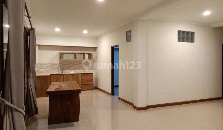 Dijual Rumah Luas Tanah 240m² Ditaman Griya Jimbaran  2