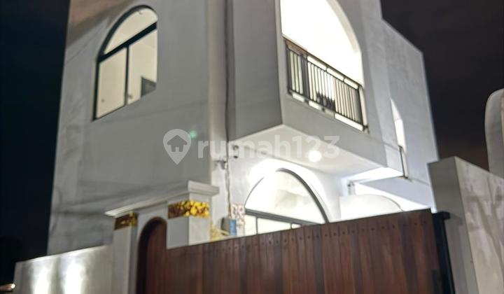 New Brand Villa For Sale Near Jimbaran Mall Sidewalk, Badung, Bali