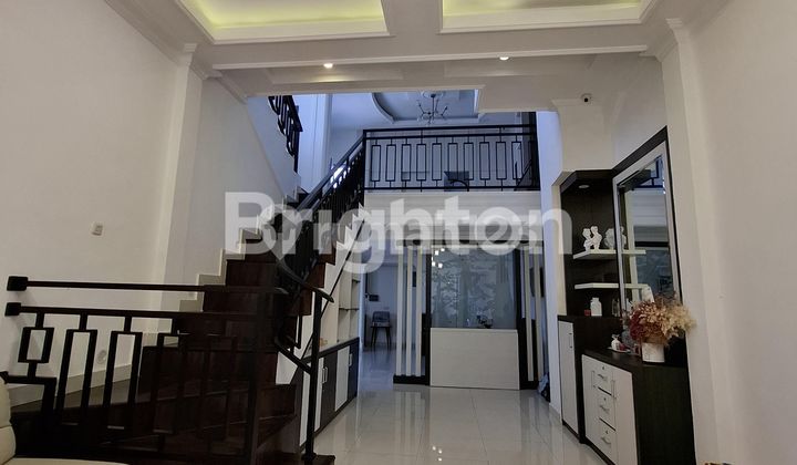 CLASSIC MINIMALIS. FULL FURNISHED. HANYA 2 MENIT KE RSMH. 2
