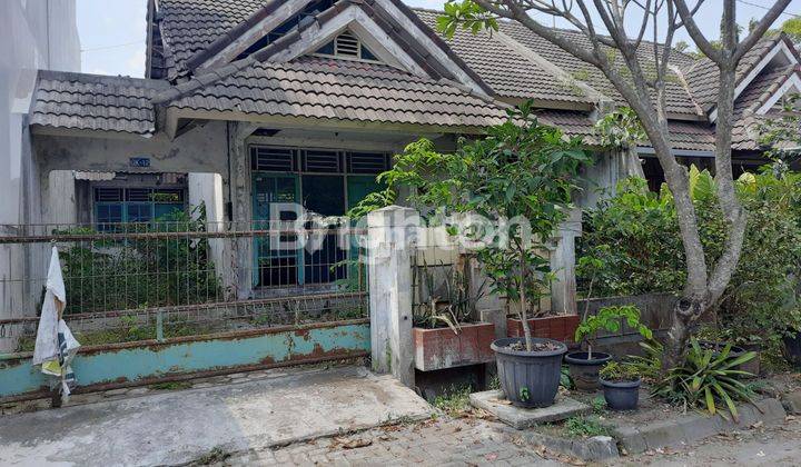 RUMAH LAMA DI KAWASAN ELITE SOLO BARU 1