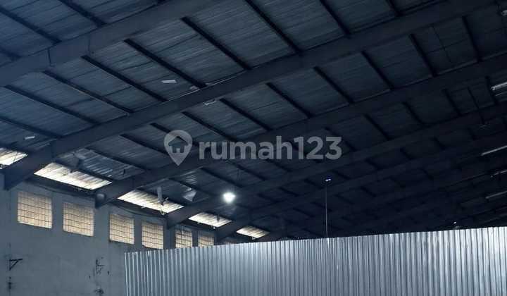 Solo City Warehouse Industrial Red Zone Container Access