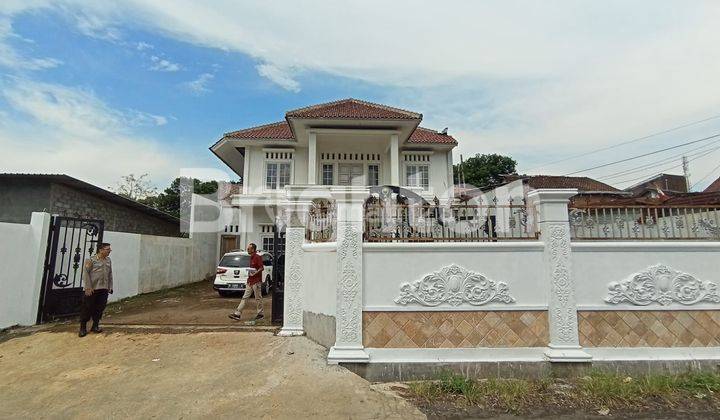 RUMAH 2 LANTAI PUDAK PAYUNG GEDAWANG SETUK BANYUMANIK CARPORT 1