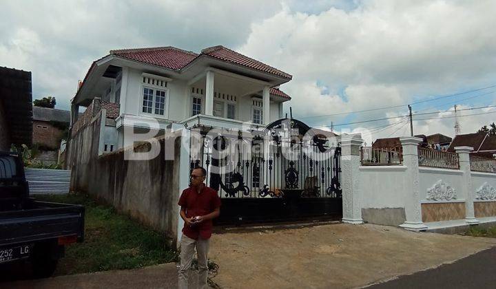 RUMAH 2 LANTAI PUDAK PAYUNG GEDAWANG SETUK BANYUMANIK CARPORT 2