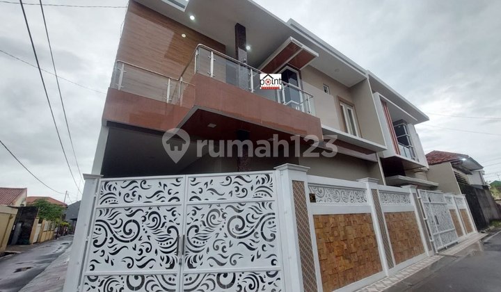 Rumah Mewah Modern Tengah Kota Solo Rumah Mewah Modern Tengah Kota Solo