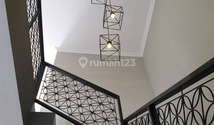 Rumah Mewah 2lt Gress Tengah Kota 1