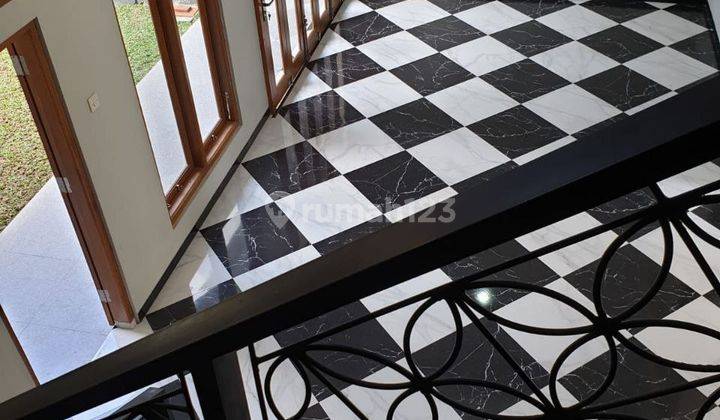 Rumah Mewah 2lt Gress Tengah Kota 3