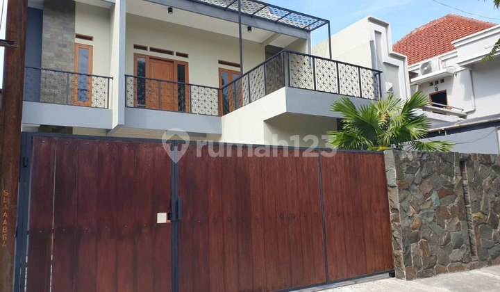 Rumah Mewah 2lt Gress Tengah Kota 2