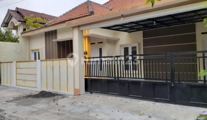 Rumah Cantik Dekat Kampus Rumah Cantik Dekat Kampus