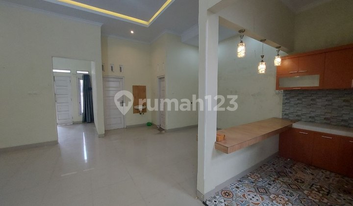 Rumah Cantik Dekat Kampus  2