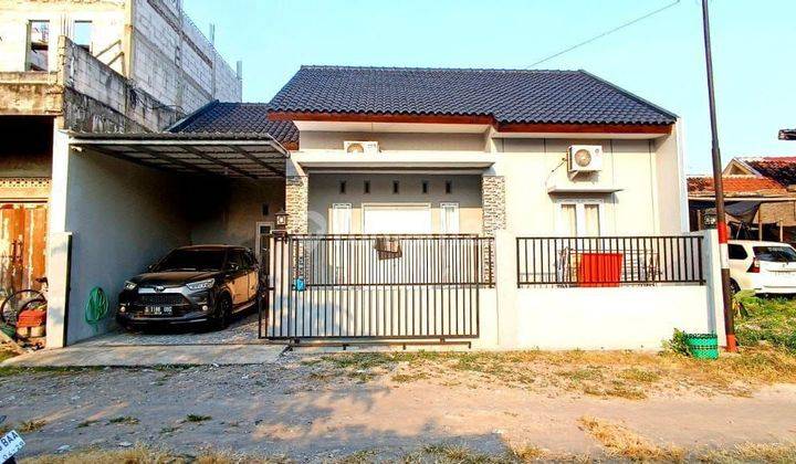 Rumah  Cantik Siap  Huni Dekat Jalan  1