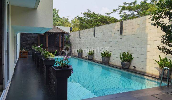 Rumah mewah di Pantai indah kapuk ada pool Bagus SHM 2 Lantai Semi Furnished 1