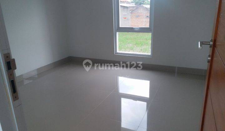 Rumah mewah di Klodran 2 Lantai baru SHM cluster  9