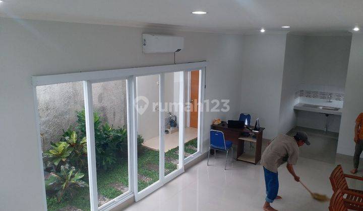 Rumah mewah di Klodran 2 Lantai baru SHM cluster  10
