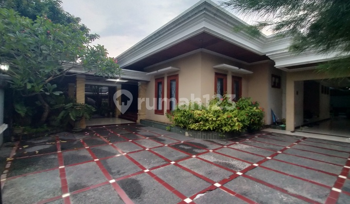 Rumah mewah tengah kota solo di Mangkubumen SHM Bagus 1