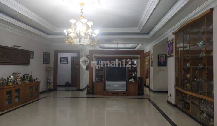 Rumah mewah tengah kota solo di Mangkubumen SHM Bagus 4