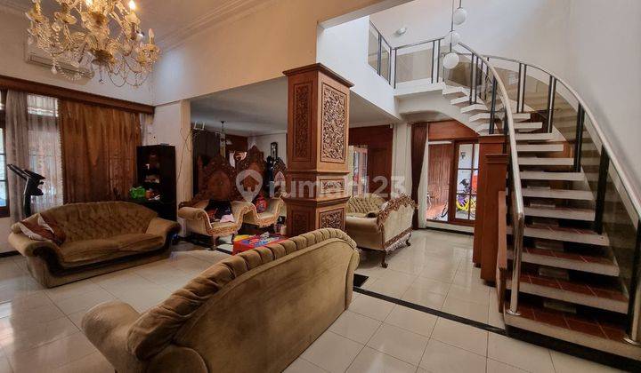 Rumah mewah luas Purwosari dijual cepat BU laweyan solo 2 Lantai SHM 3