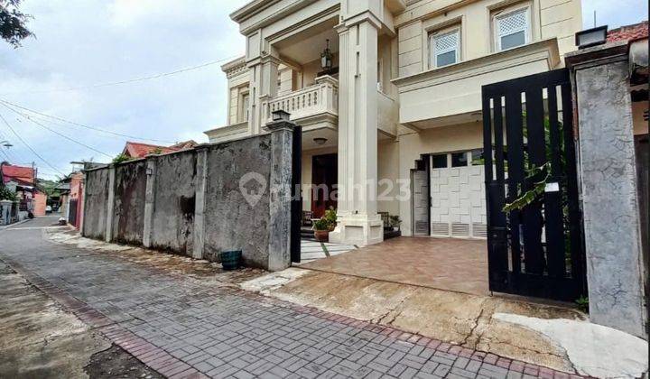 Rumah bagus luas di baron Laweyan tengah kota 2 Lantai SHM  1