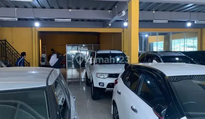 Dijual ruko ex showroom di makam haji Kartosuro 621 m 3