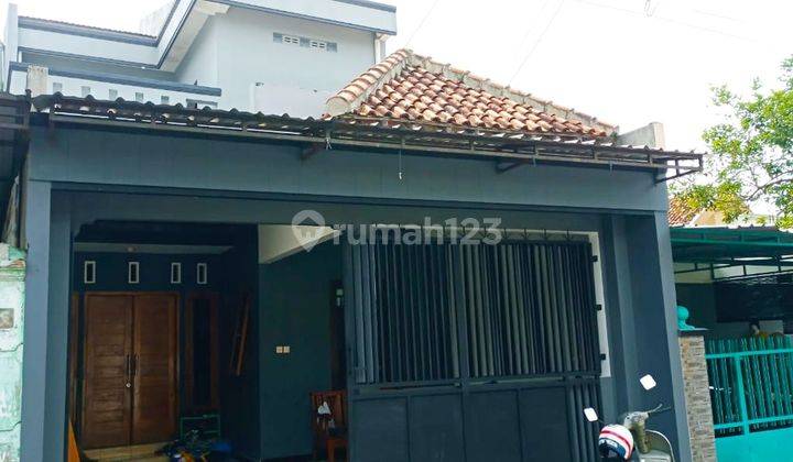 Dijual Rumah bagus siap huni  di Karangasem laweyan 2 Lantai 3