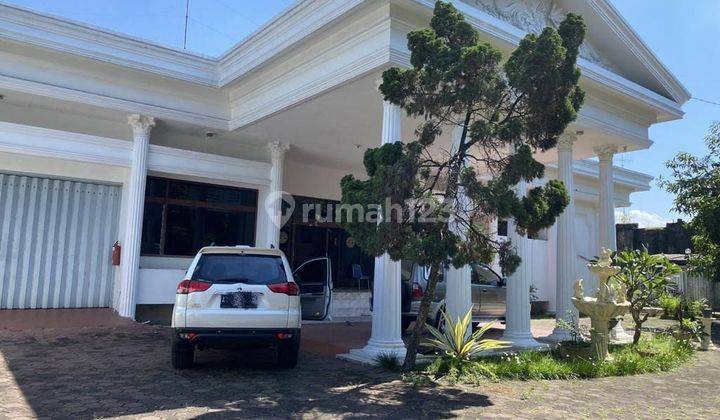 Rumah mewah furnish luas di Kerten SHM dijual cepat BU 1