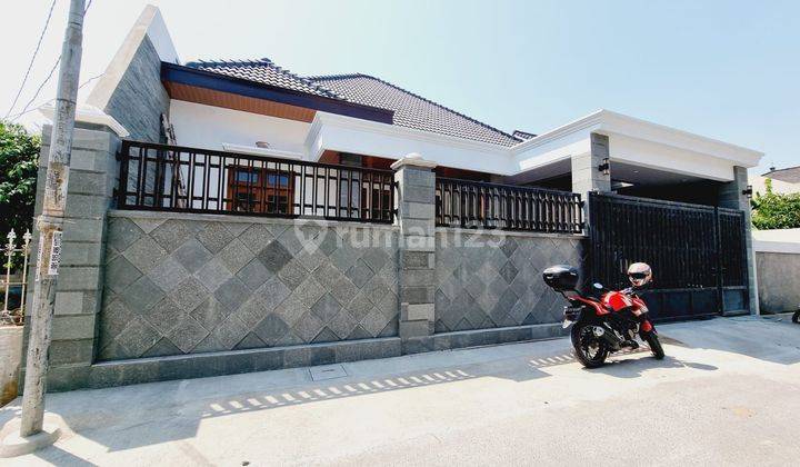 rumah mewah baru sumber banjarsari deket ke manahan dan exit tol 1