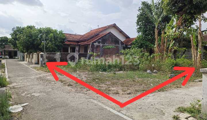 Colomadu Land Near IHS Suitable for Residence / Boarding House Colomadu Land Near IHS Suitable for Residence / Boarding House
