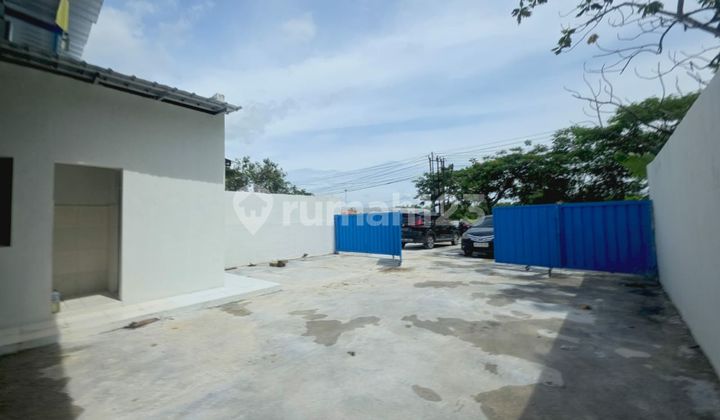 Warehouse for Rent in Klaten with Container Access Commercial Area