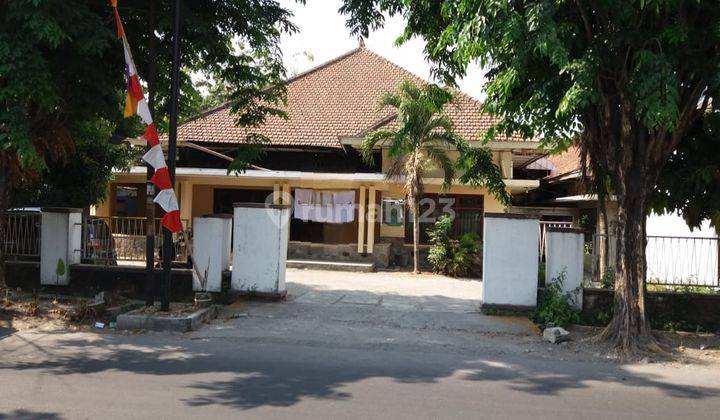 Rumah Klasik Luas Pinggir Jalan Pusat Kota Solo Dijual Cepat 1