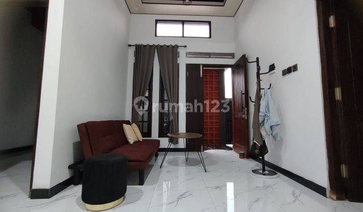 Rumah Bagus Semi Furnish Di Singopuran Bagus Hadap 2